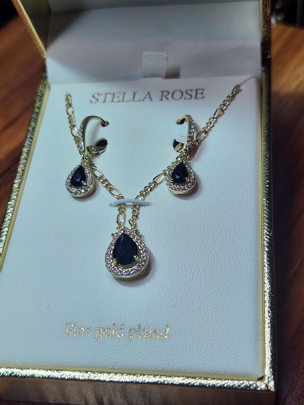 Stella ROSE Gold-Plated Teardrop Necklace & Earring Set in Black